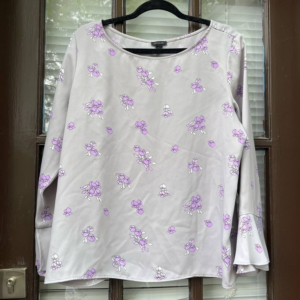 Ann Taylor Purple Floral Long Sleeve Bell Sleeve Large Blouse